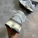 Tênis New Balance 9060 Cinza